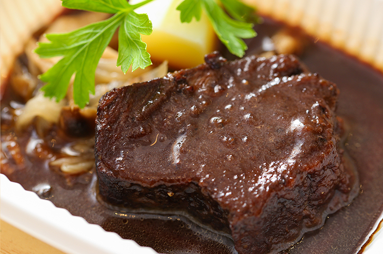 牛ほほ肉赤ワイン煮